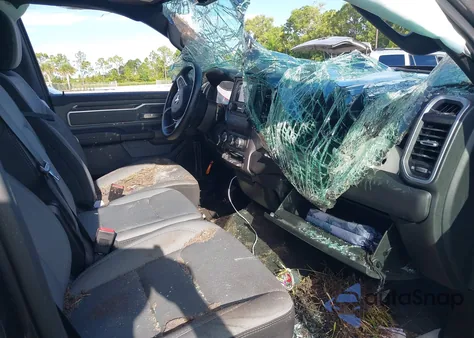 2022 Ram 1500 Big Horn 4X4 5'7 Box from USA, damaged, VIN 1C6SRFFMXNN156205